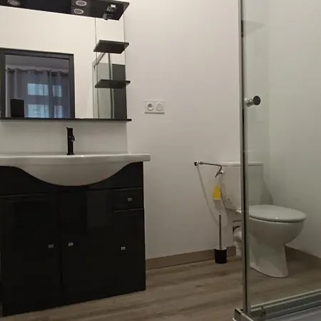 5, 1er Etage, Un T2 Avec Terrasse, 4 Couchages